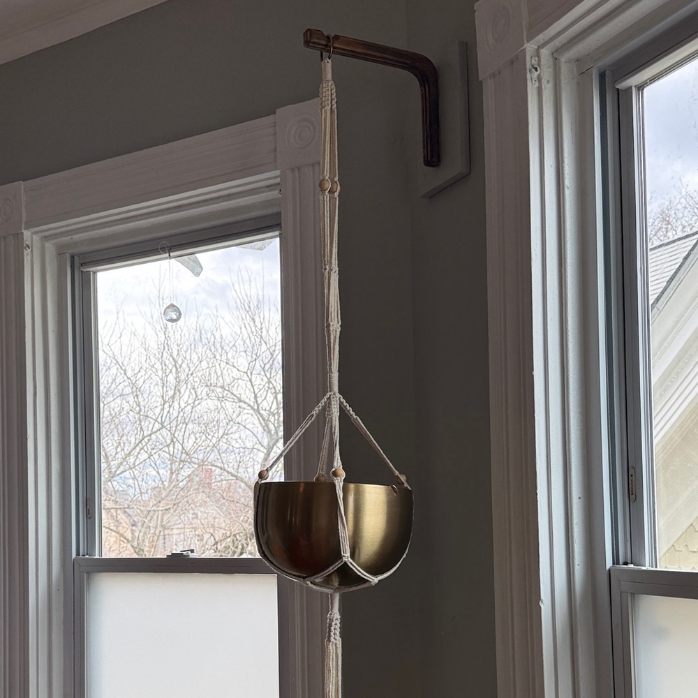 Macrame Plant/ Pot Hanger